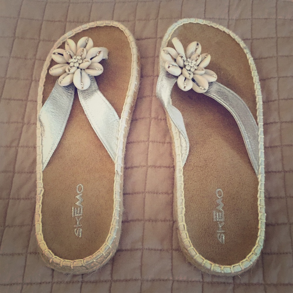 Never used women’s sandals